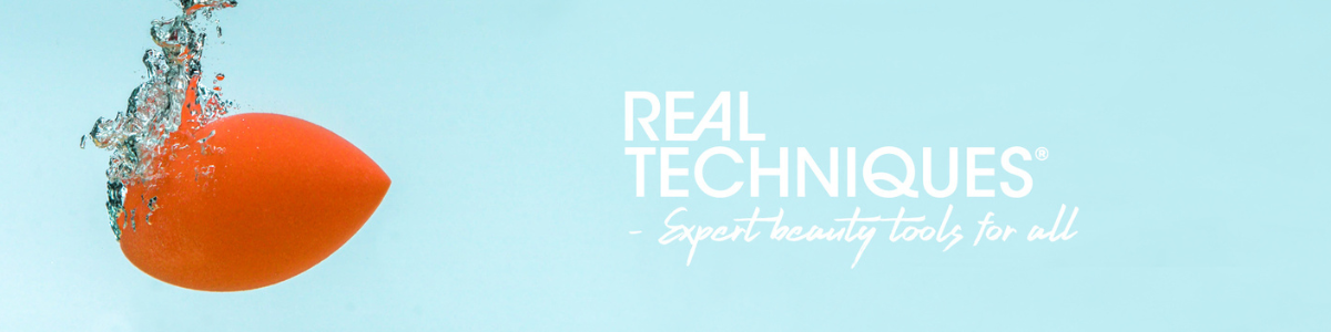 Real Techniques brand banner - bilde av svamp i vann + real techniques logo