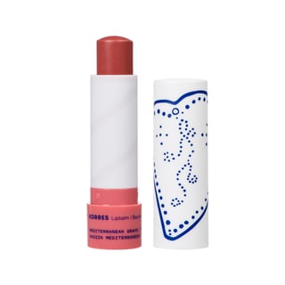 Korres Lip Balm med Farge Mediterranean Grape Nøytral mellomrosa undertone