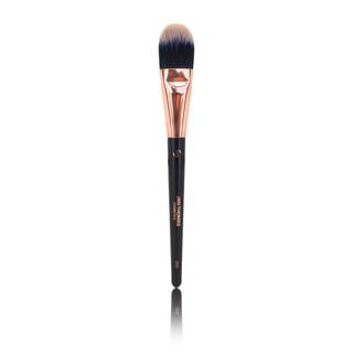 Flat Foundation Brush 210